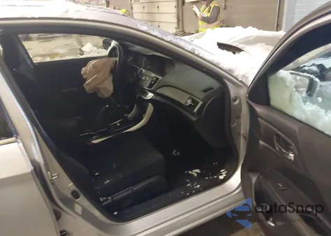 2013 Honda Accord Lx z USA, uszkodzony, nr VIN 1HGCR2E30DA067507